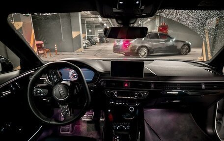 Audi RS 4, 2019 год, 5 990 000 рублей, 7 фотография