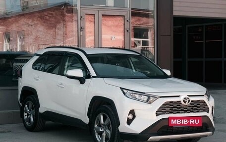 Toyota RAV4, 2020 год, 3 350 000 рублей, 3 фотография