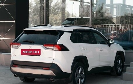 Toyota RAV4, 2020 год, 3 350 000 рублей, 5 фотография