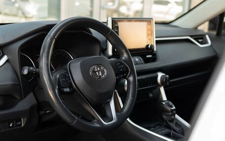 Toyota RAV4, 2020 год, 3 350 000 рублей, 11 фотография