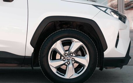 Toyota RAV4, 2020 год, 3 350 000 рублей, 9 фотография