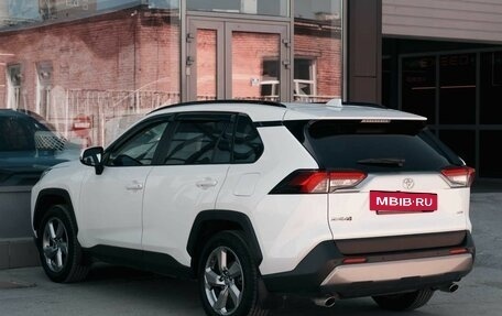 Toyota RAV4, 2020 год, 3 350 000 рублей, 7 фотография