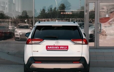Toyota RAV4, 2020 год, 3 350 000 рублей, 6 фотография