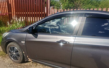 Hyundai Solaris II рестайлинг, 2012 год, 750 000 рублей, 3 фотография