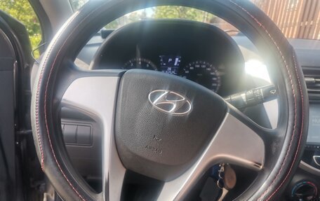 Hyundai Solaris II рестайлинг, 2012 год, 750 000 рублей, 23 фотография