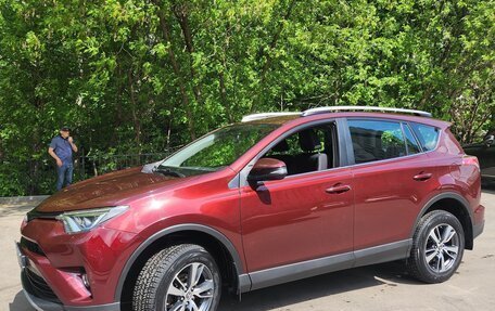 Toyota RAV4, 2018 год, 2 600 000 рублей, 2 фотография