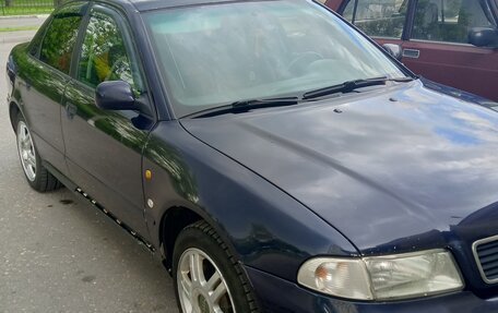 Audi A4, 1996 год, 300 000 рублей, 10 фотография