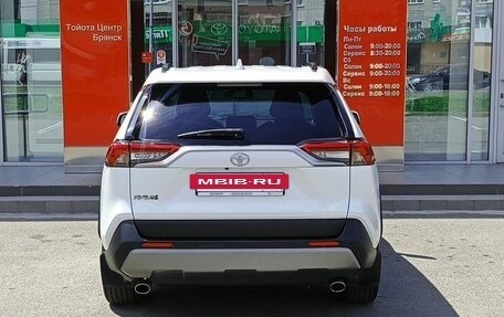 Toyota RAV4, 2020 год, 3 100 000 рублей, 6 фотография