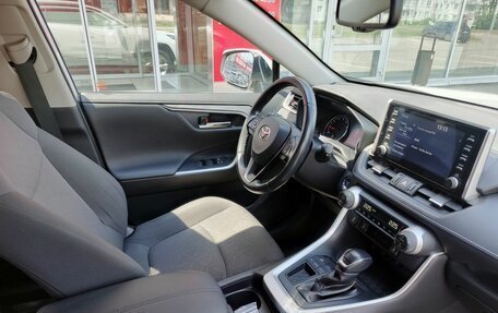 Toyota RAV4, 2020 год, 3 100 000 рублей, 14 фотография