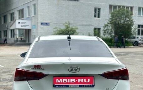 Hyundai Solaris II рестайлинг, 2017 год, 515 000 рублей, 3 фотография