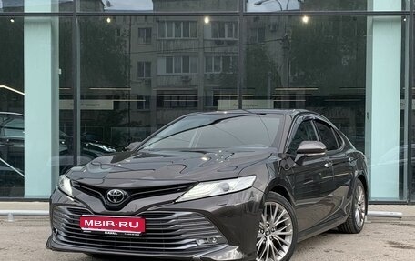 Toyota Camry, 2019 год, 2 820 000 рублей, 1 фотография