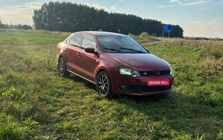 Volkswagen Polo VI (EU Market), 2012 год, 800 000 рублей, 1 фотография