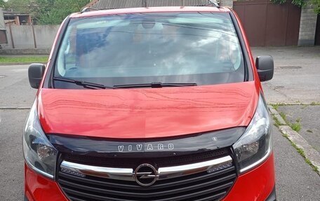 Opel Vivaro B, 2014 год, 2 250 000 рублей, 1 фотография