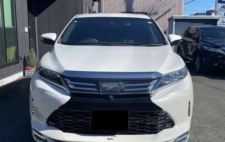 Toyota Harrier, 2020 год, 2 240 000 рублей, 2 фотография