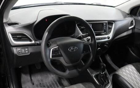 Hyundai Solaris II рестайлинг, 2018 год, 968 000 рублей, 8 фотография