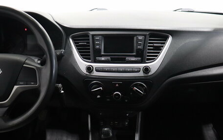 Hyundai Solaris II рестайлинг, 2018 год, 968 000 рублей, 12 фотография