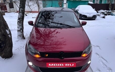 Volkswagen Polo VI (EU Market), 2012 год, 800 000 рублей, 2 фотография