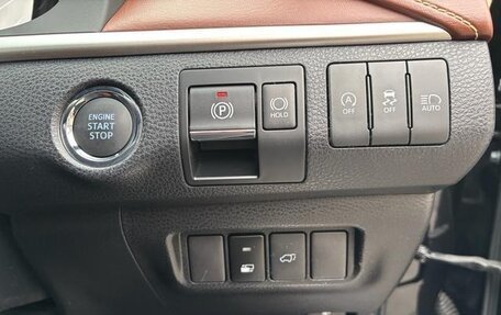 Toyota Harrier, 2020 год, 2 300 000 рублей, 21 фотография