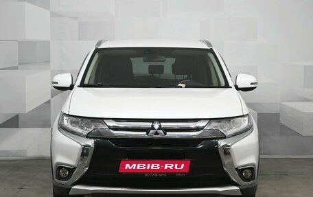 Mitsubishi Outlander III рестайлинг 3, 2018 год, 2 350 000 рублей, 2 фотография