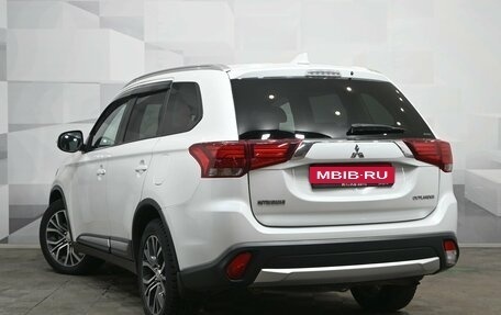 Mitsubishi Outlander III рестайлинг 3, 2018 год, 2 350 000 рублей, 4 фотография