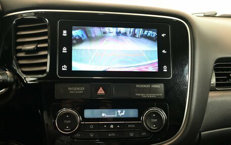 Mitsubishi Outlander III рестайлинг 3, 2018 год, 2 350 000 рублей, 13 фотография