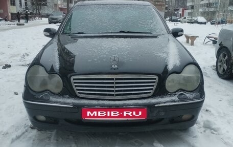 Mercedes-Benz C-Класс, 2003 год, 540 000 рублей, 3 фотография