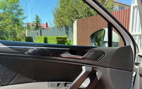Volkswagen Tiguan II, 2019 год, 3 050 000 рублей, 12 фотография