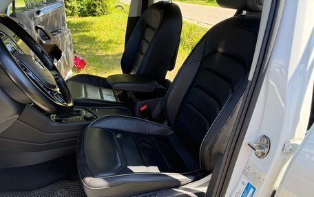 Volkswagen Tiguan II, 2019 год, 3 050 000 рублей, 13 фотография