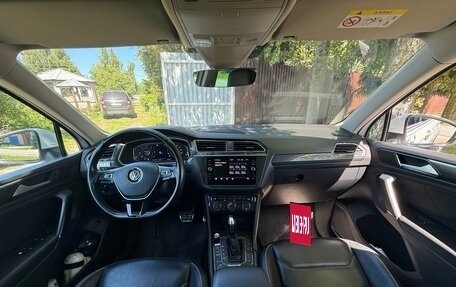 Volkswagen Tiguan II, 2019 год, 3 050 000 рублей, 19 фотография