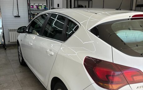 Opel Astra J, 2011 год, 850 000 рублей, 2 фотография