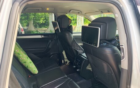 Volkswagen Touareg III, 2010 год, 1 350 000 рублей, 4 фотография