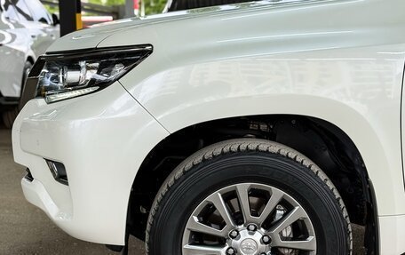Toyota Land Cruiser Prado 150 рестайлинг 2, 2018 год, 5 200 000 рублей, 3 фотография