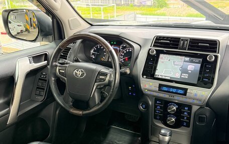 Toyota Land Cruiser Prado 150 рестайлинг 2, 2018 год, 5 200 000 рублей, 14 фотография