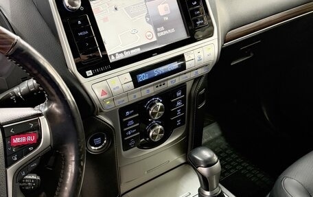 Toyota Land Cruiser Prado 150 рестайлинг 2, 2018 год, 5 200 000 рублей, 15 фотография