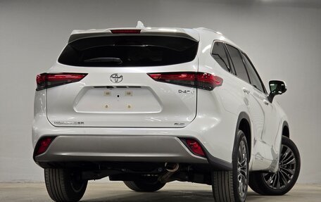 Toyota Highlander, 2025 год, 4 998 000 рублей, 26 фотография