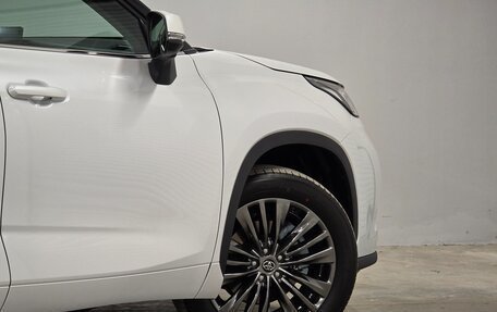 Toyota Highlander, 2025 год, 4 998 000 рублей, 28 фотография