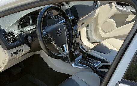 Volvo V40 II рестайлинг, 2014 год, 1 600 000 рублей, 8 фотография