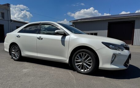 Toyota Camry, 2017 год, 2 800 000 рублей, 2 фотография