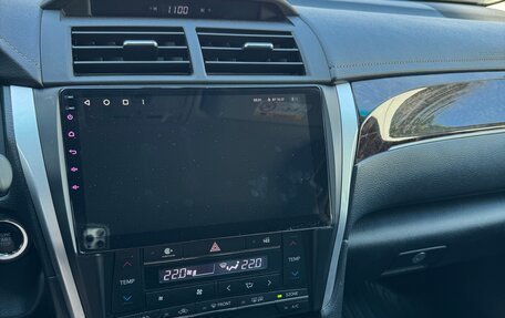 Toyota Camry, 2017 год, 2 800 000 рублей, 8 фотография