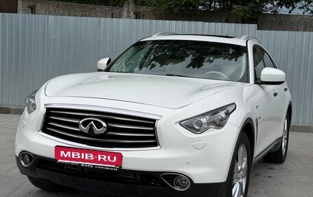 Infiniti QX70, 2015 год, 2 099 999 рублей, 2 фотография