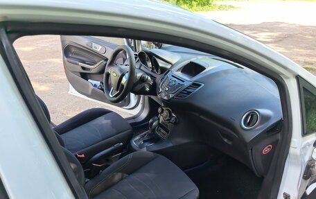 Ford Fiesta, 2015 год, 550 000 рублей, 6 фотография