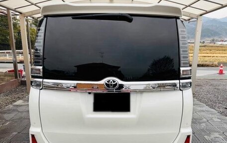 Toyota Voxy III, 2021 год, 1 760 000 рублей, 5 фотография