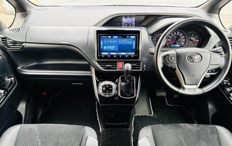 Toyota Voxy III, 2021 год, 1 760 000 рублей, 7 фотография