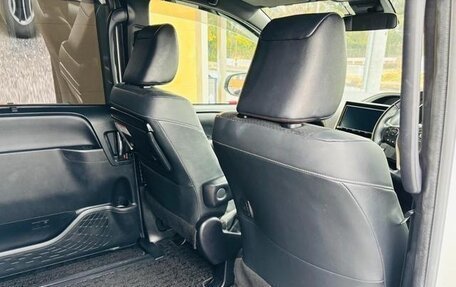 Toyota Voxy III, 2021 год, 1 760 000 рублей, 28 фотография