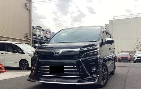 Toyota Voxy III, 2021 год, 1 795 000 рублей, 1 фотография