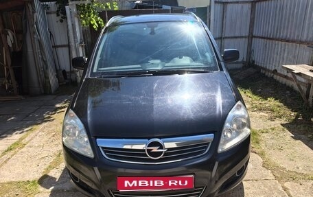 Opel Zafira B, 2011 год, 650 000 рублей, 1 фотография
