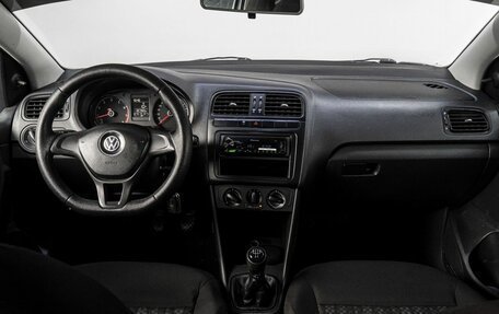 Volkswagen Polo VI (EU Market), 2017 год, 645 000 рублей, 17 фотография
