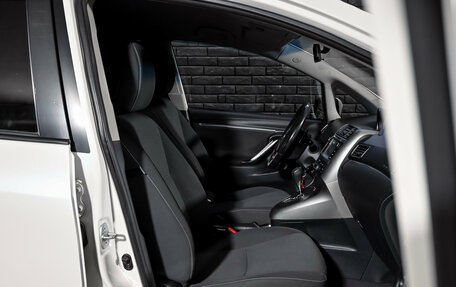 Toyota Verso I, 2013 год, 1 490 000 рублей, 11 фотография