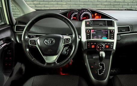 Toyota Verso I, 2013 год, 1 490 000 рублей, 15 фотография