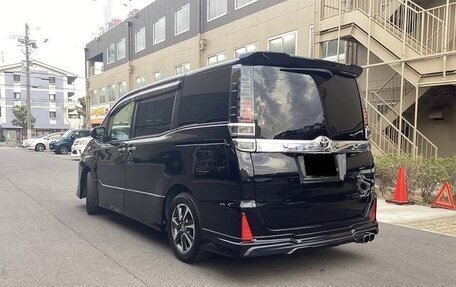 Toyota Voxy III, 2021 год, 1 795 000 рублей, 6 фотография